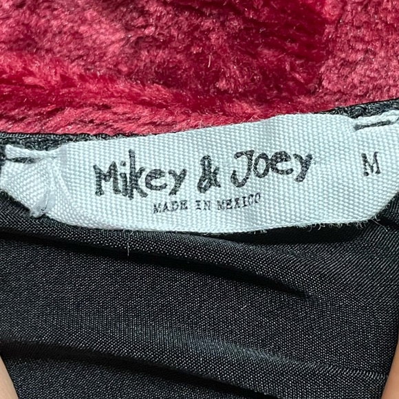 Sz M Black Cinched Black Top by Mikey & Joey 🇲🇽 - Picture 4 of 5